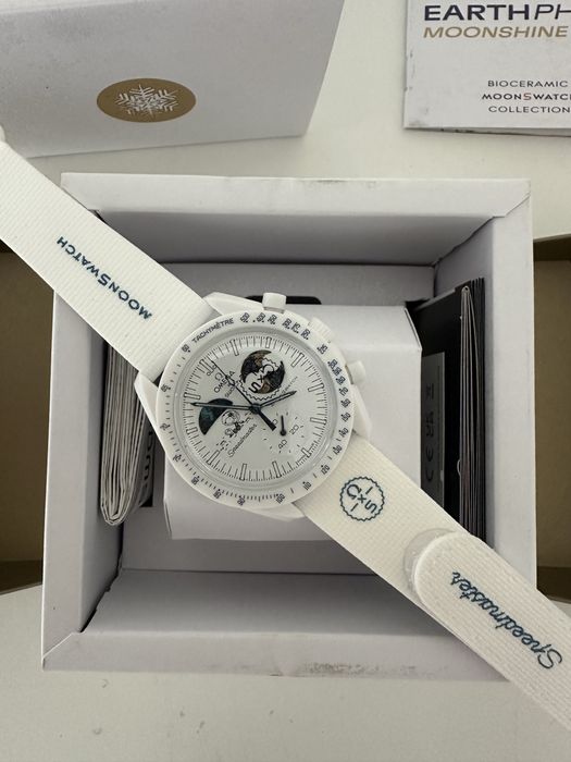 Omega x Swatch Mission To EarthPhase Moonshine Gold Snoopy Branco