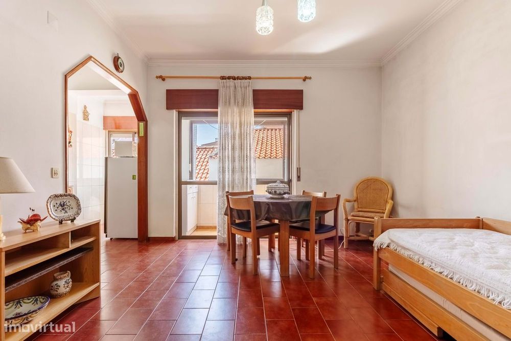 Apartamento T1 c/ Varanda e Marquise, a 550m da Praia, na Costa da Cap