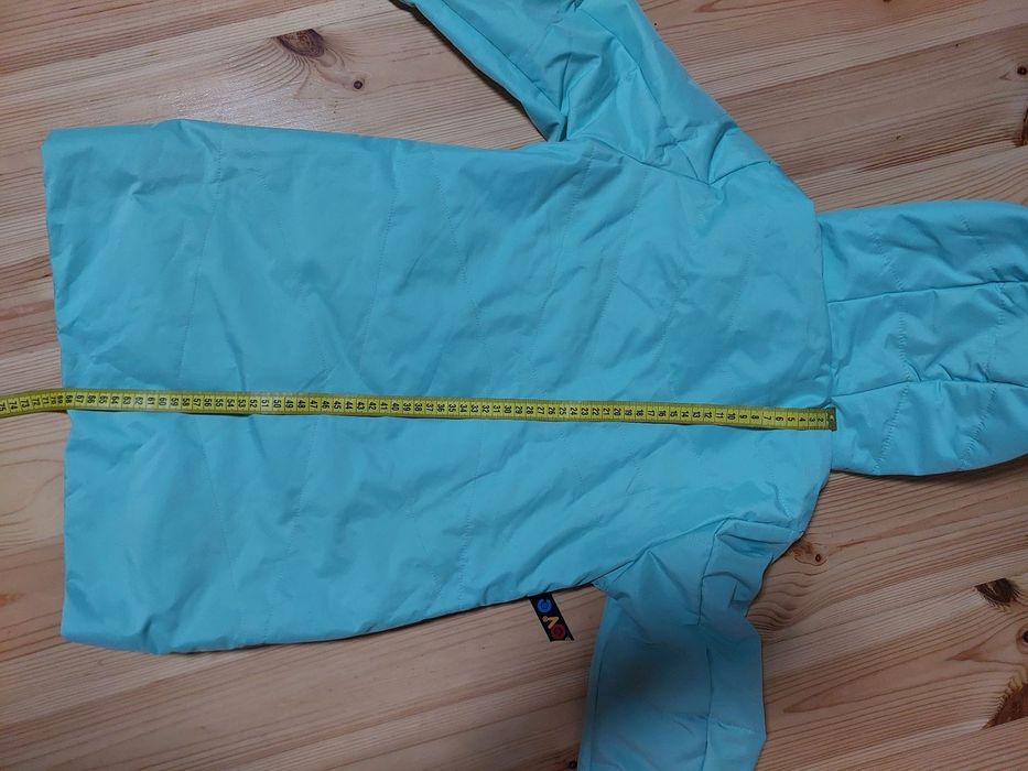 Осіння куртка для дівчинки ріст 140