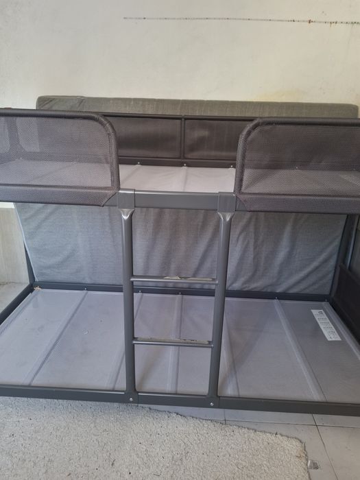Cama beliche  . retira em Sintra