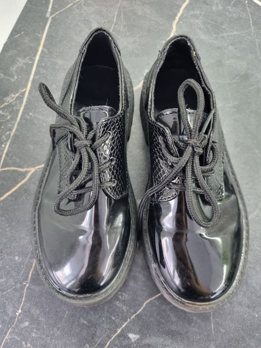 Лакові туфлі на хлопчика 33р