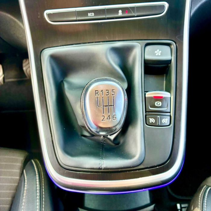 Renault Grand Scenic 1.5 Hybrid Assist · Nacional