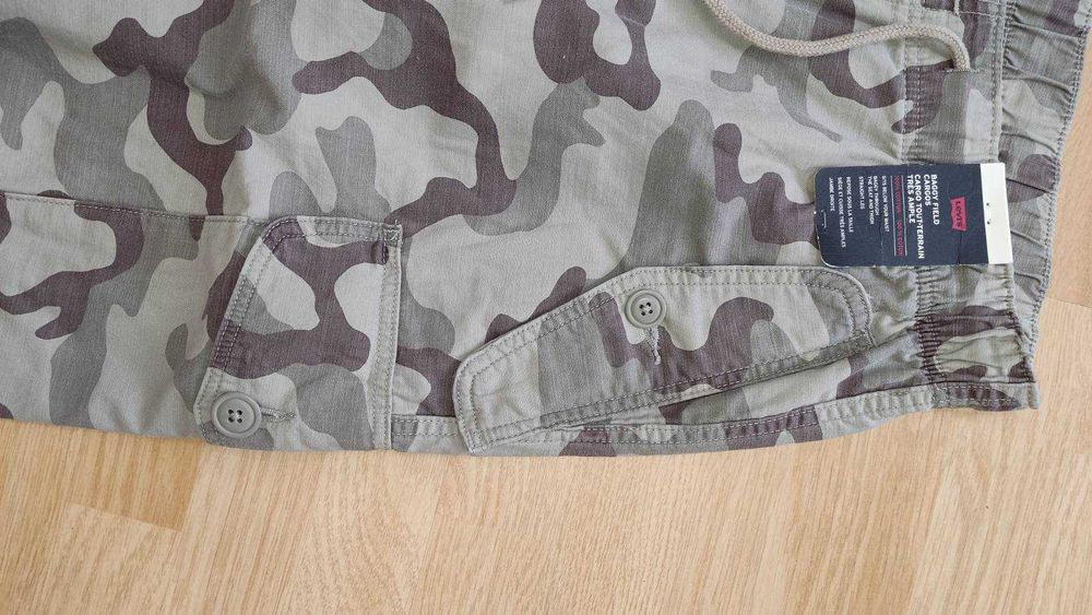 Продам Карго-брюки - Levis-розм-L. Оригінал.Нові.