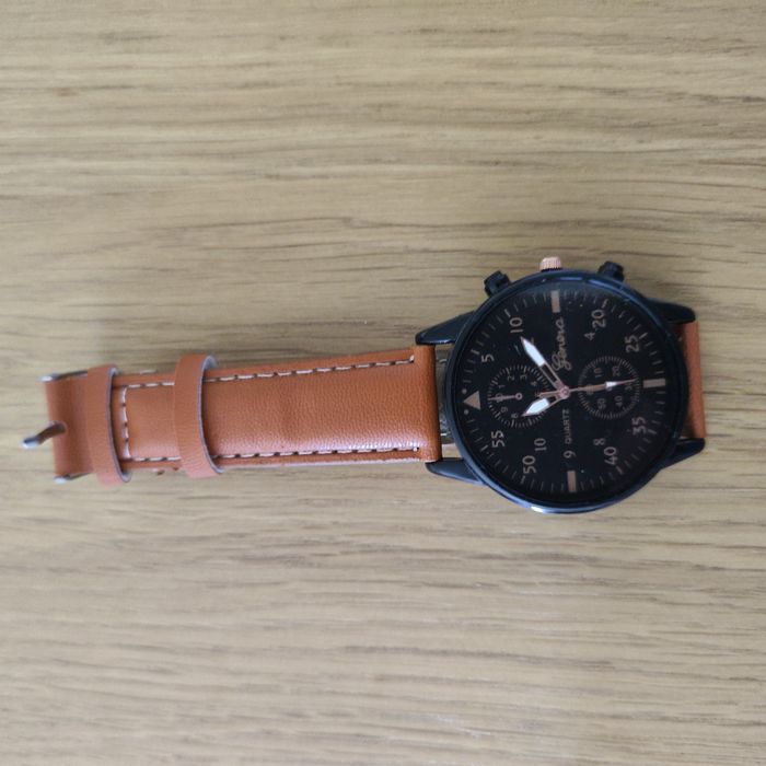 Relógio de homem novo