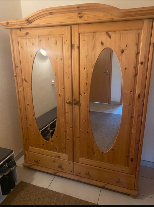 Szafa sosnowa z lustrami