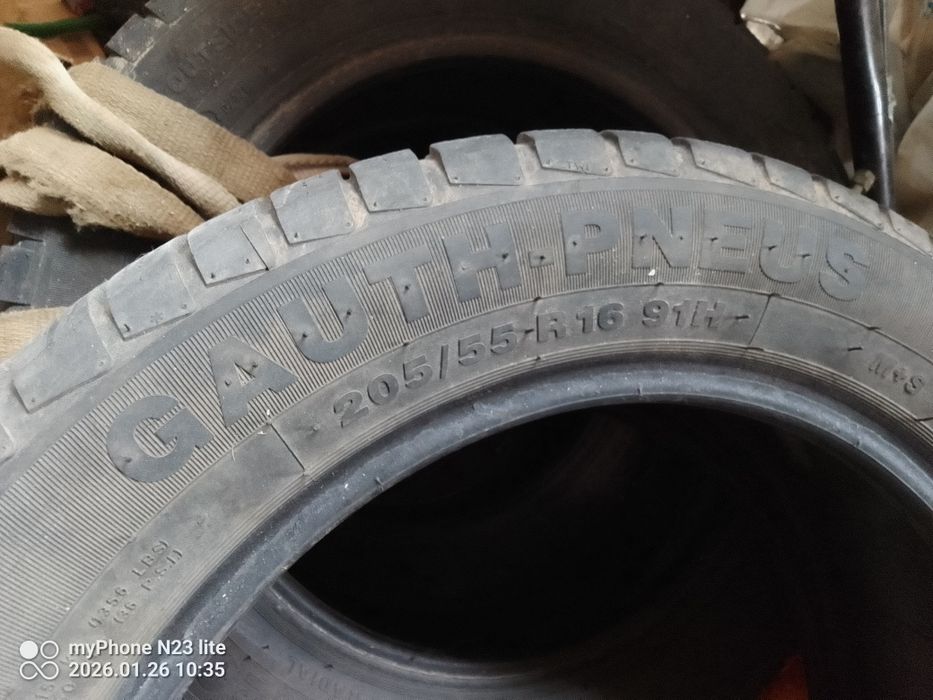 Opony zimowe  205/55 r16 cztery sztuki