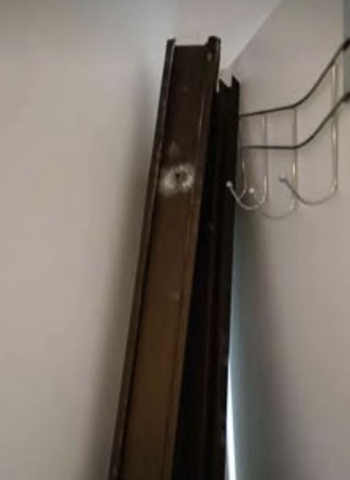 Portas aluminio e vidro e respetivas calhas