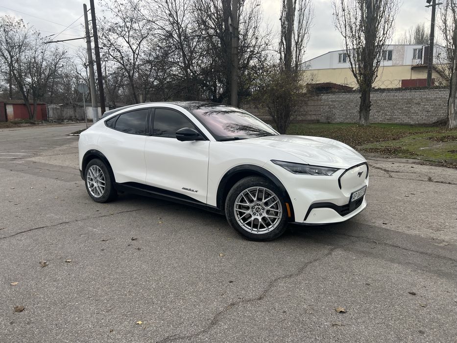 Продам Ford Mustang Mach-e premium 100 кВт