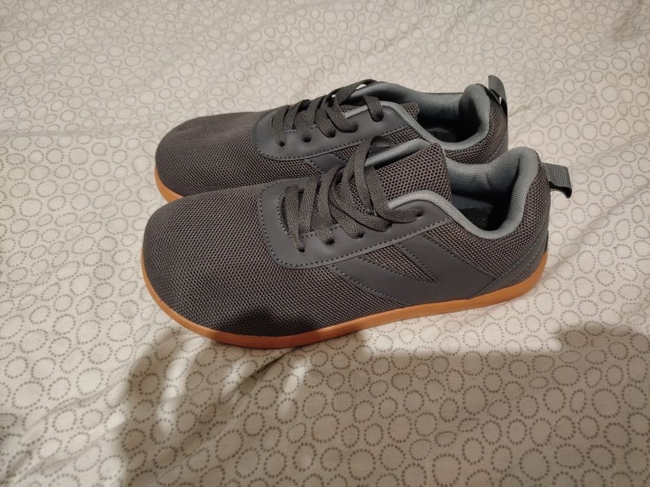 Wygodne oddychające buty do biegania z miękką podeszwą rozmiar 42