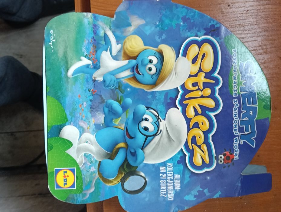 Kompletny Album Stikeez Smerfy Lidl 2017 – Cała Kolekcja 24 Sztuki!