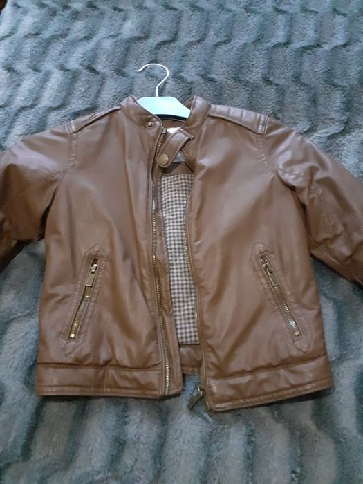 Casaca castanha zara boys 5 anos