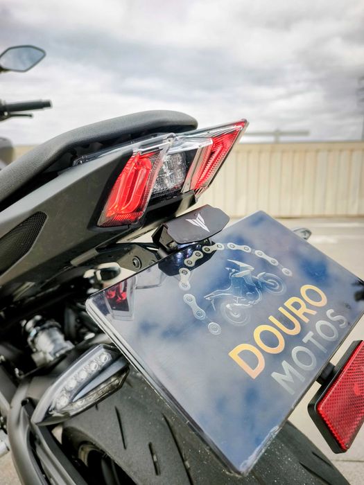 Yamaha MT-09 c/ Akrapovic