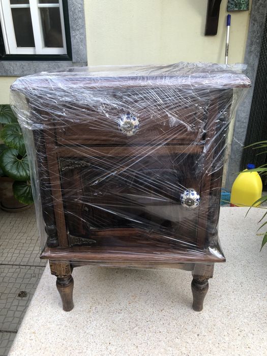 Vendo mesa de cabeceira antiga