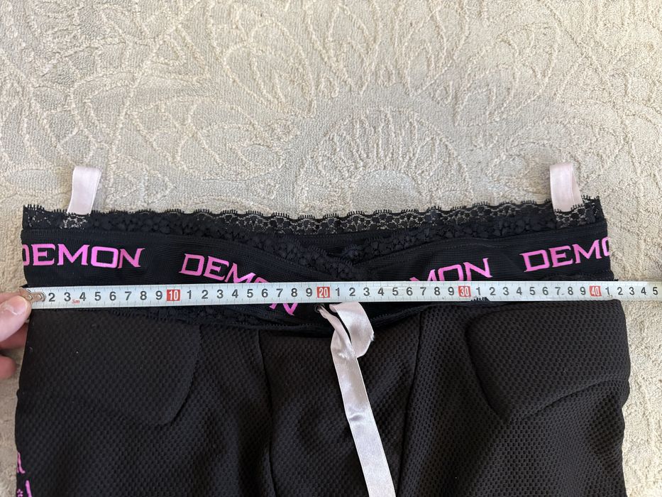 Spodenki damskie Demon
