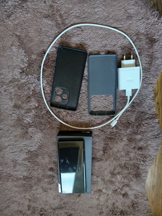 Realme gt6 8gb/256 + ładowarka 120W!