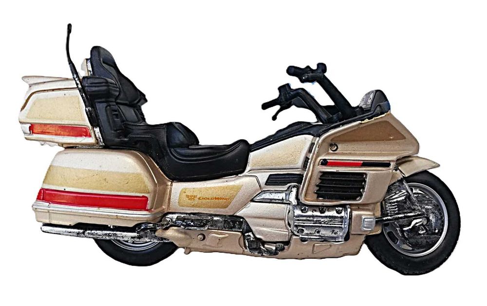 Brinquedos -10 Motas-2 em arame-1 Escultura c/Peças da Harley Davidson - 9 DISPONÍVEIS