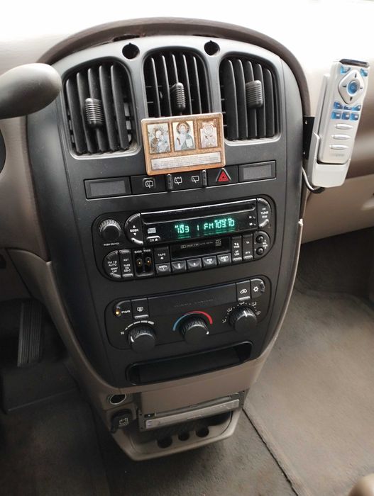 Chrysler Grand Voyager 3.3 v6 AT газ бензин автомат минивео 7 мест