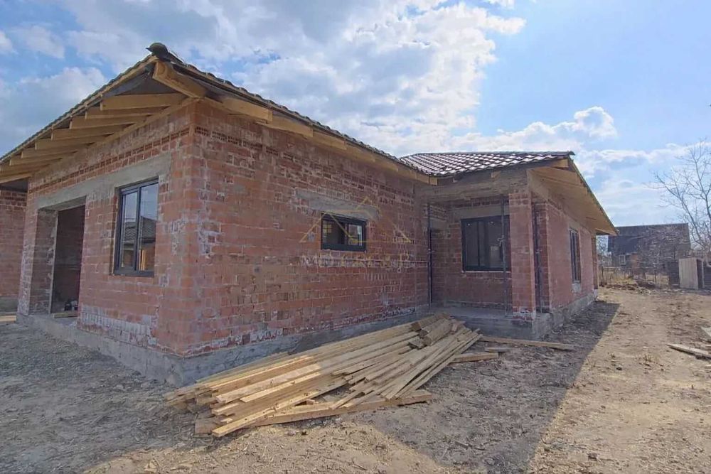 Продається одноповерховий будинок в Крихівцях