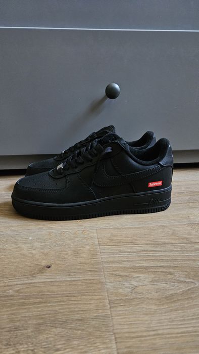 Nike Air Force 1 x Supreme Black
