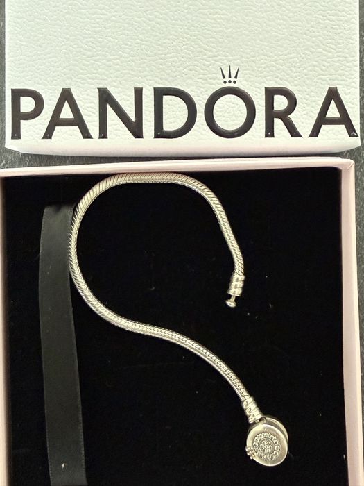 Bransoletka Pandora z O w koronie