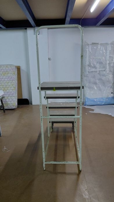 Escada /plataforma armazem 140x74x175cm alt