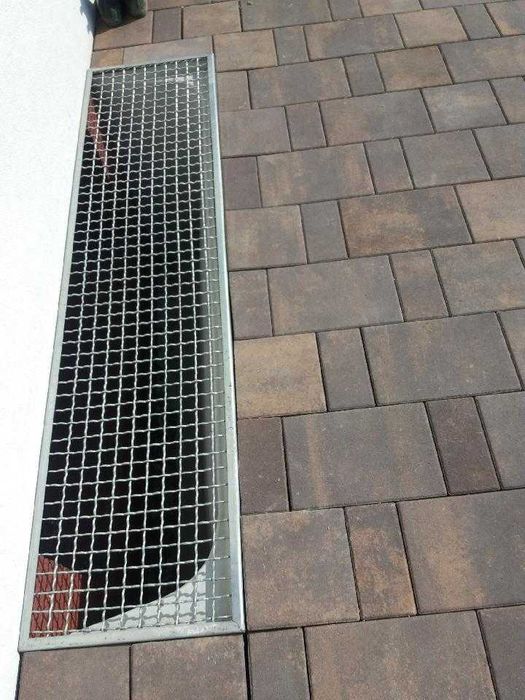 Doświetlacz okien piwnicznych