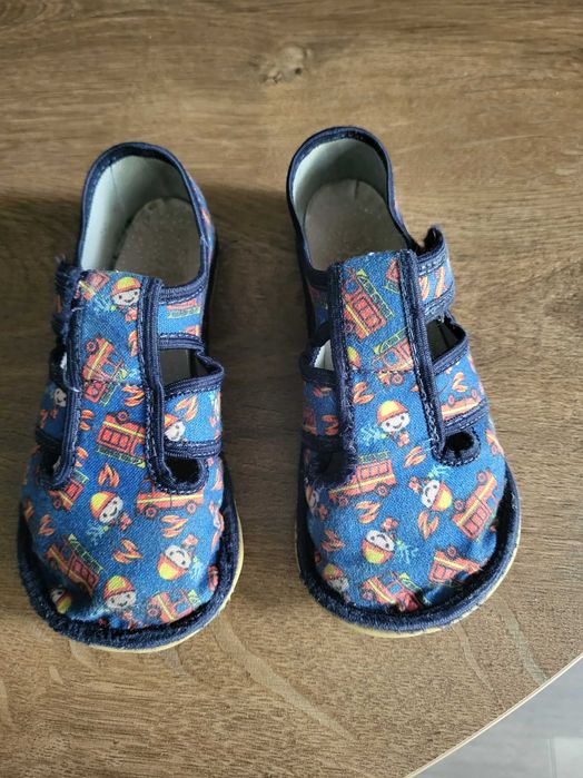 Kapcie barefoot r. 27 dla chlopca straż pożarna do przedszkola po domu