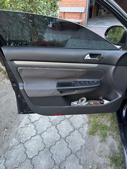 Volkswagen Golf 2009 року