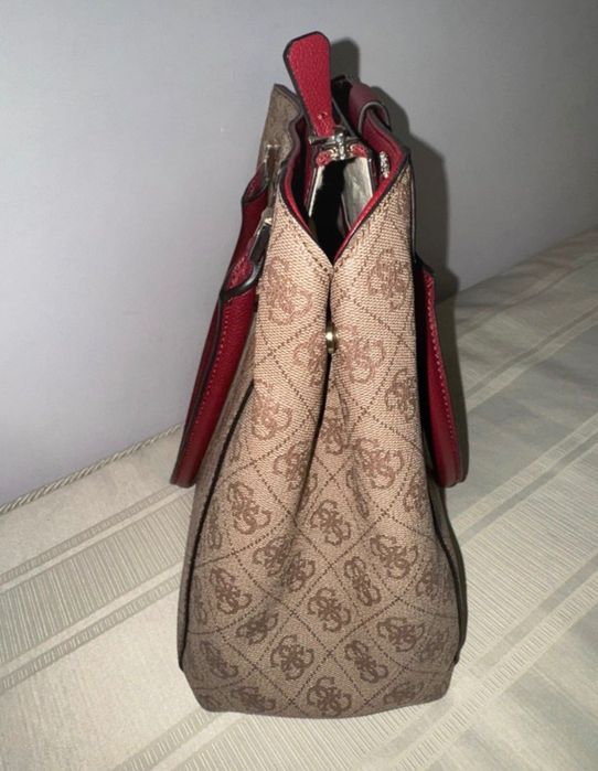 Mala clássica GUESS