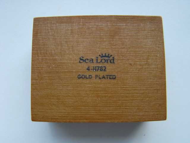 Запонки и зажим для галстука + бонус (футляр от запонок).