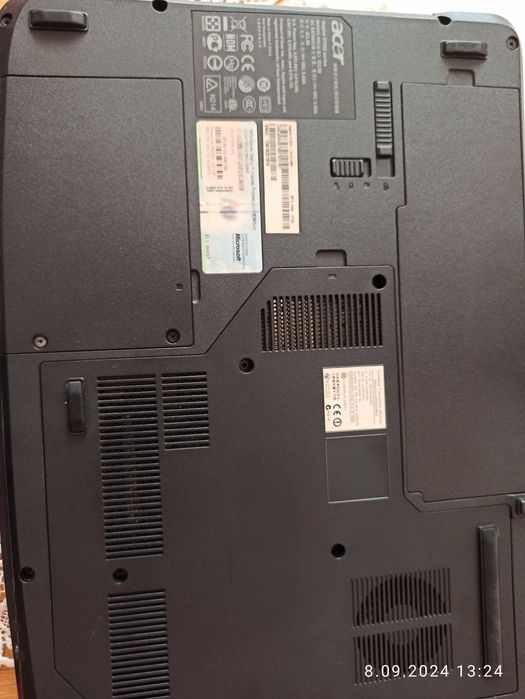 komputer laptop uszkodzony