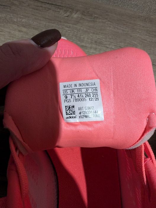 Продам кросівки адідас