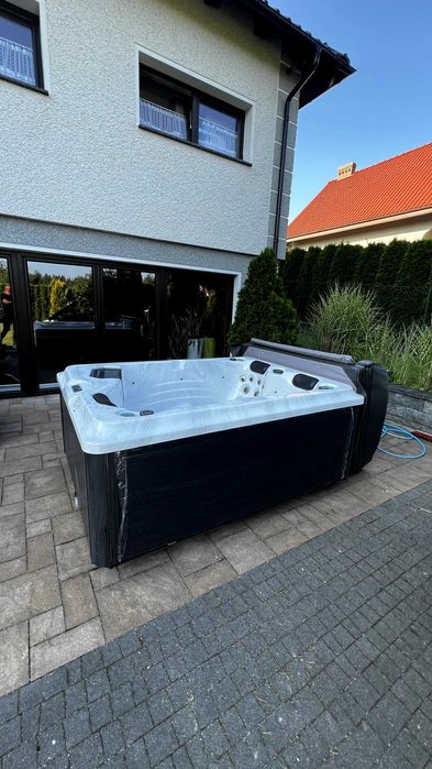 wanna z hydromasażem jacuzzi spa bania ogrodowa bala ruska bania