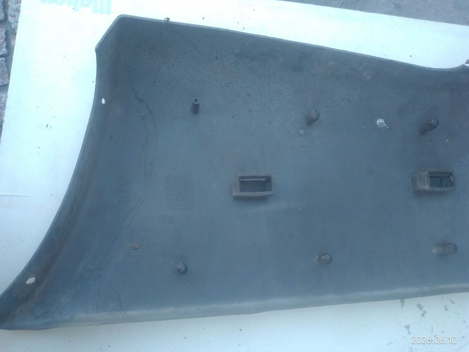 Canto do Para-choques Traseiro Esquerdo Ford Transit 94