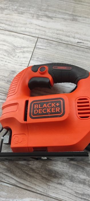 Wyrzynarka Black & Decker 400 w .Nova