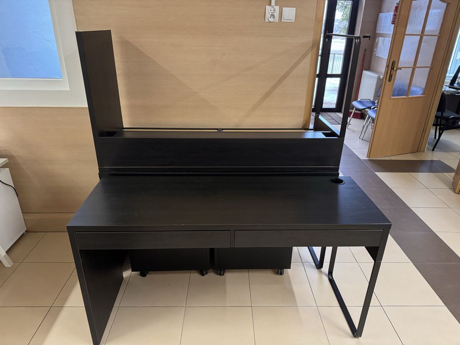Biurka 142 cm x 50 cm czarne