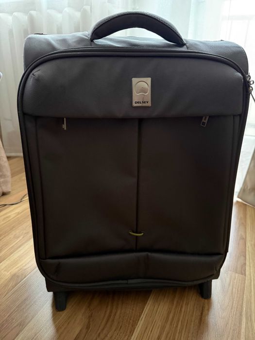 Валіза розміру S