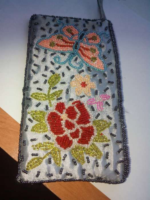 Чехол /кошелек/ вышитый бисером
