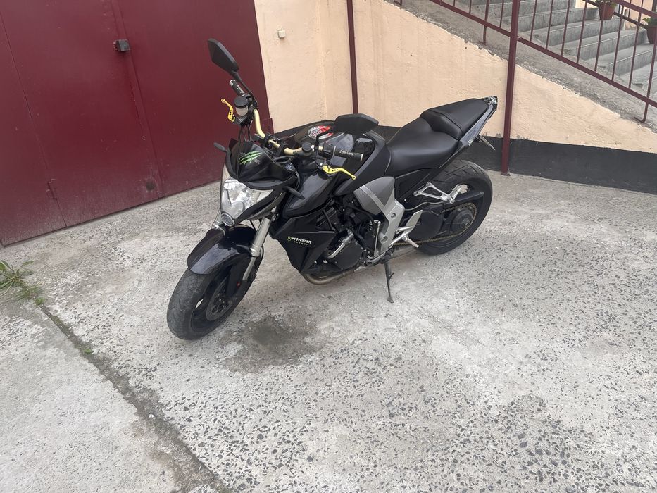 Продам Honda CB1000R