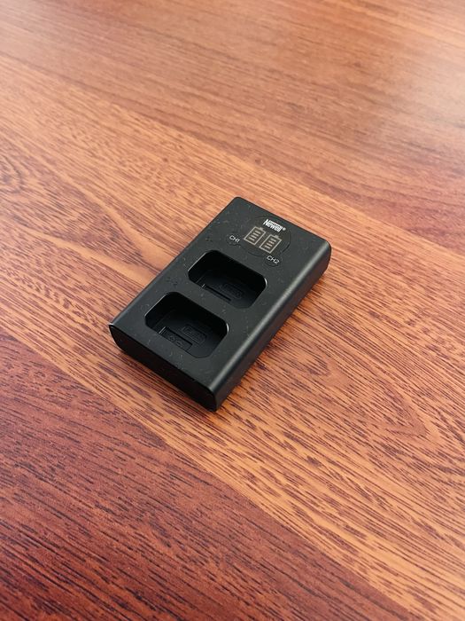 Podwójna ładowarka NEWELL USB-C do Sony A6500