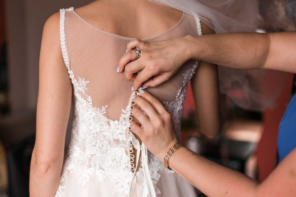 Brzoskwiniowa suknia ślubna