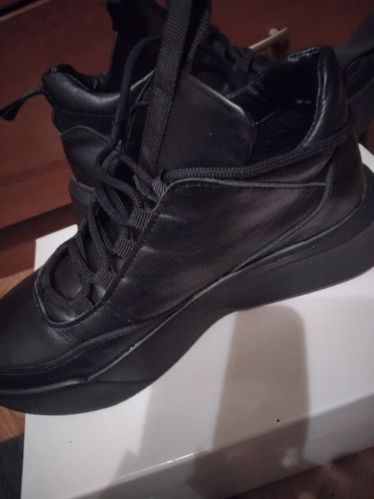 Кожаные кроссовки весна осень