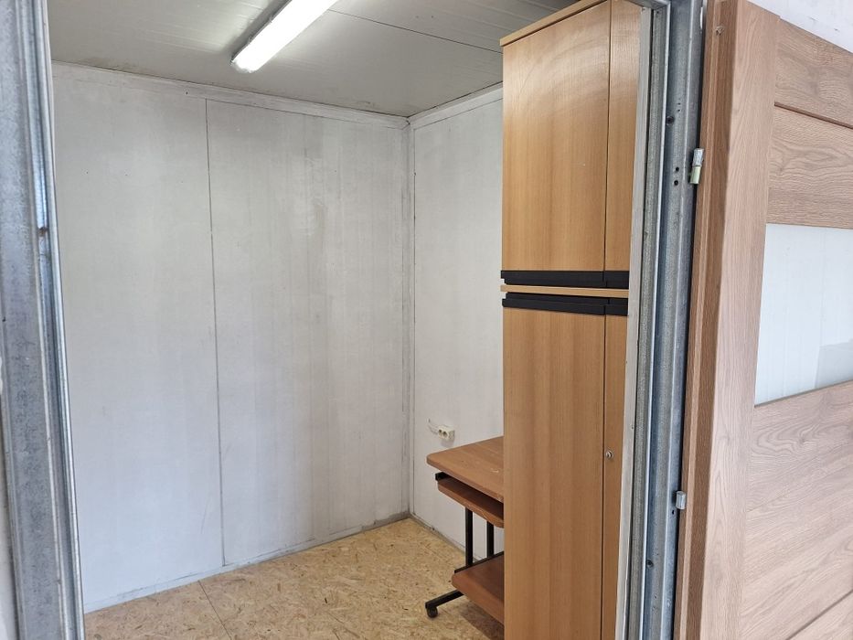 Magazyn kontenerowy 30m plus miejsce do parkowania