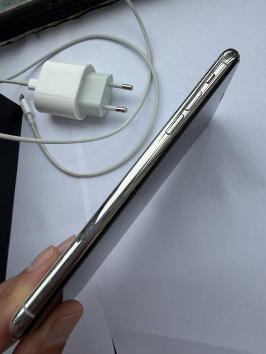 Продам Iphone 11 pro max в идеале! Чехлы в подарок