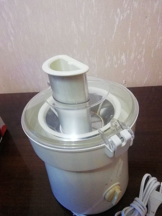 Соковыжималка "Эленберг".