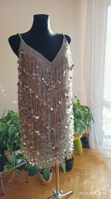 Sukienka z cekinami