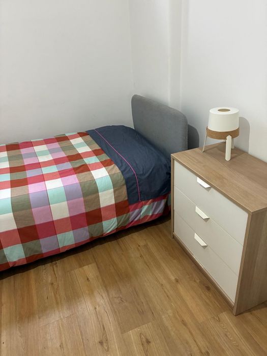 Vendo Mobília de Quarto Solteiro
