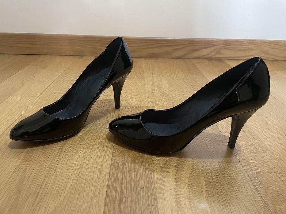 Sapatos tacão pretos