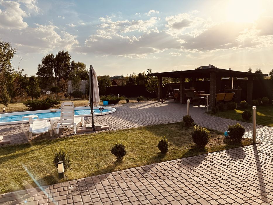 Продажа нового 2-эт. Дома 260м2 район Лесопарковая.