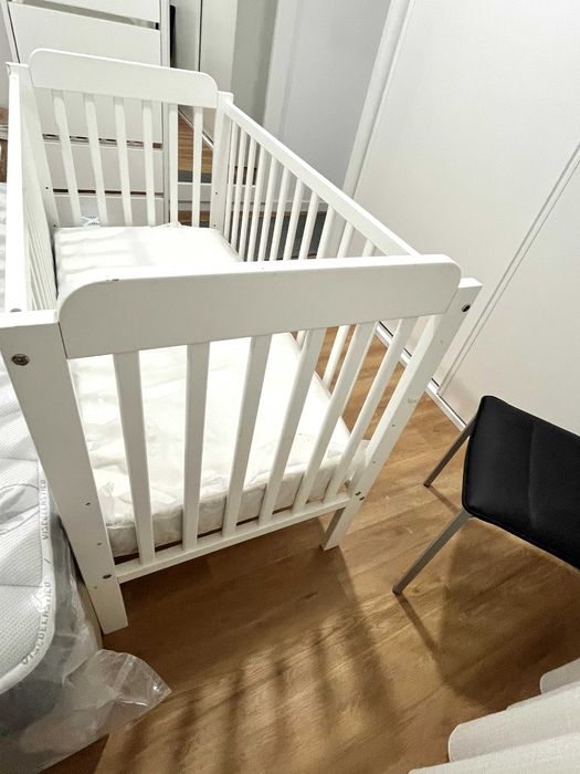Pack de berço / cama de grades mais colchão para criança